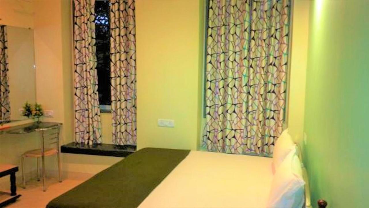 Hotel Blue Bird Colaba Mandve Exterior photo